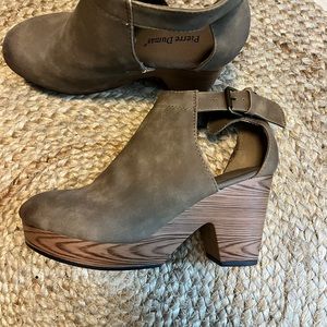 Botines Piere Dumas taupé 9 cms.  Talla 39 / 301024 