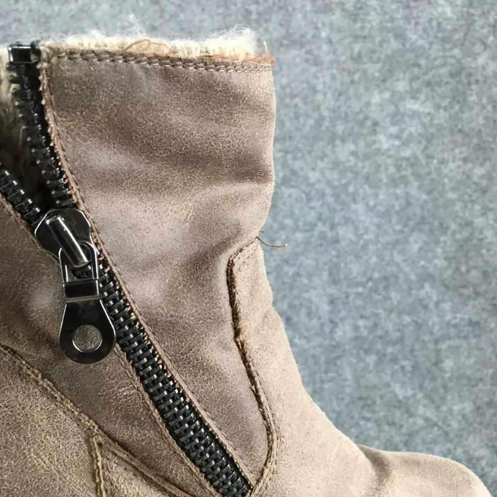 Botines Enguatados  Marca Mossimo Café -  8 cms.  Talla 38.5 / 301024