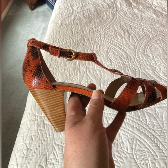 Tacones Marca Tahari Snake print Naranja Talla 39-2284