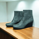 Botines Tacón Corrido Gris marca Life Strike Talla 36.5 - 2284