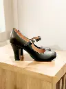 Zapatilla piel negra cincho al empeine tacón 6 cms (D)