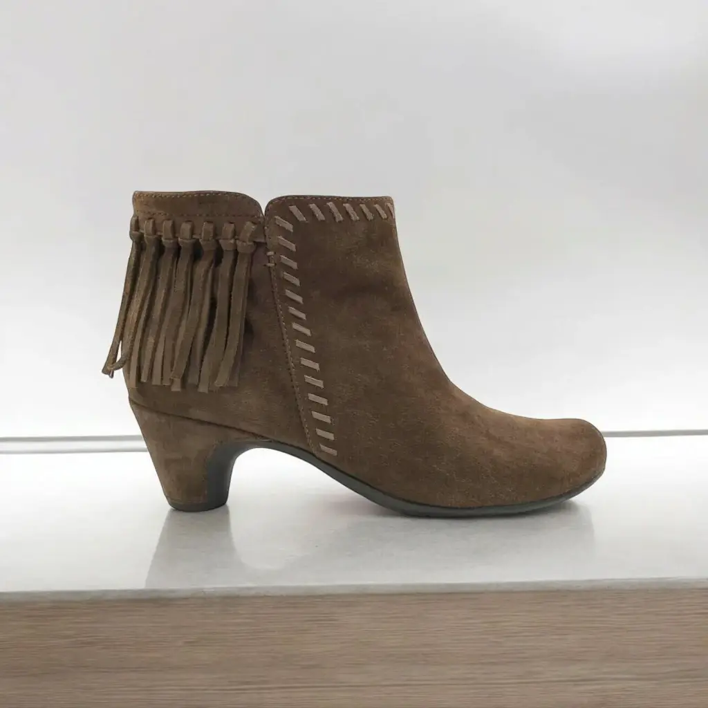 Botines Café Marca Earthies Talla 37.5 / 301024