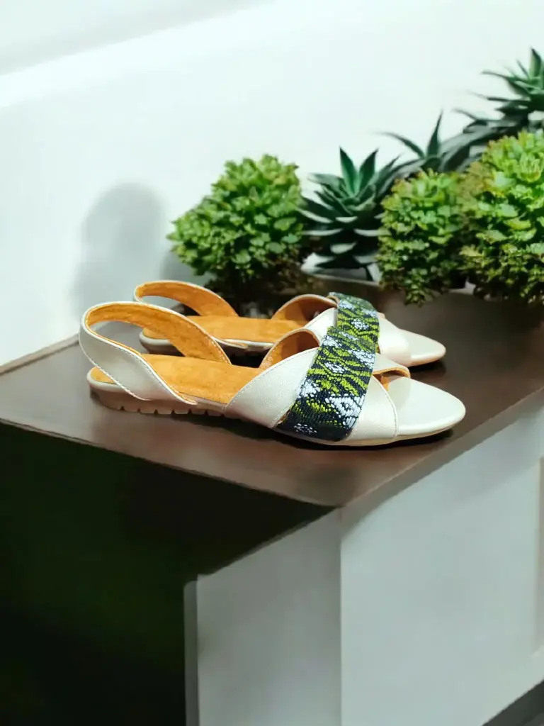 Flats Esthela Típicas semipiel champagne, típico Coban Verde (D)