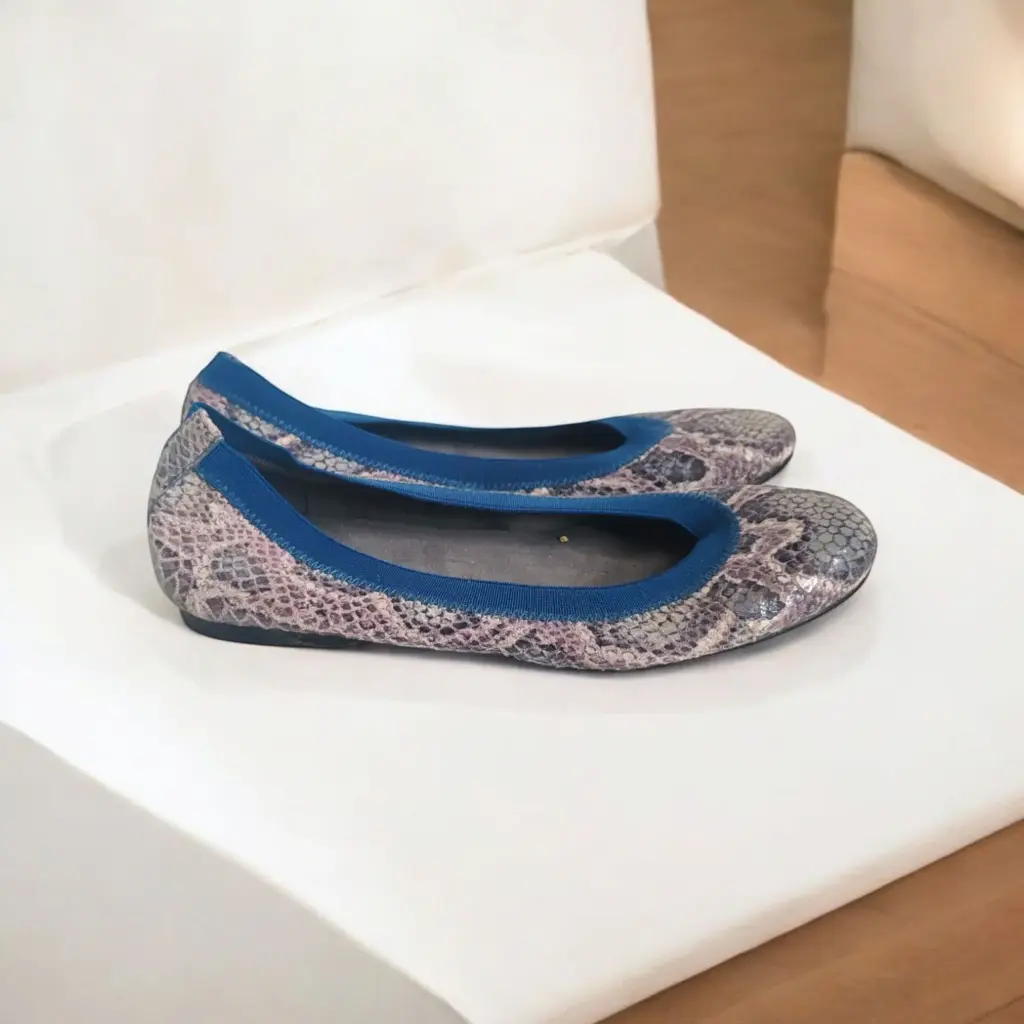 Flats Stuart Weitzman color print serpiente Talla 35.5