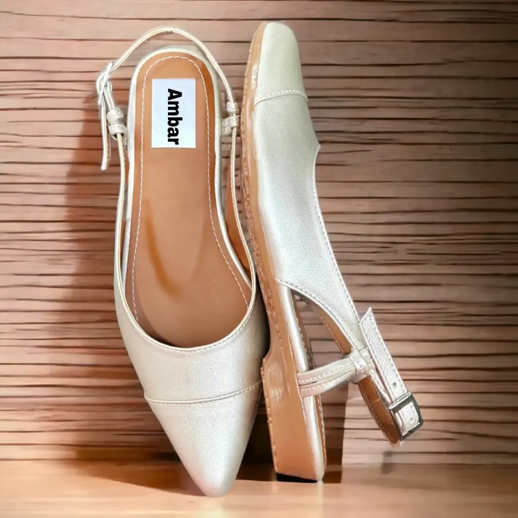 Flats Graciela todo en cuerina color champagne Talla 40 (D)