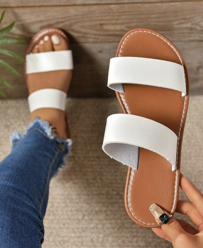 Sandalias marca Charles Albert Blancas Talla 38