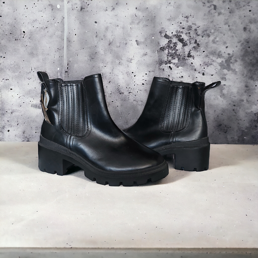 Botines Marca Universal Tread Negro Talla 39.5- 2064