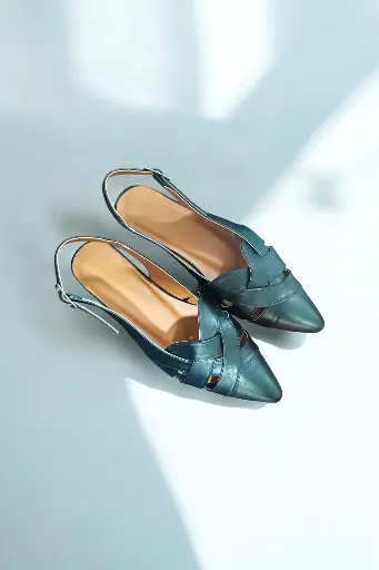 [OCEANLEAH-03] Flats Ocean Leah semipiel negra (D)