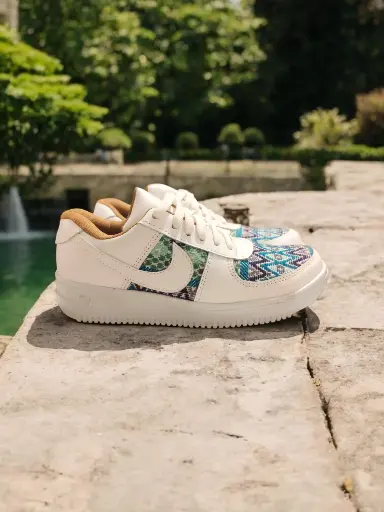 [NIKETT-09] Tenis Nike Semipiel Blanca típico seda celeste (D) (36)