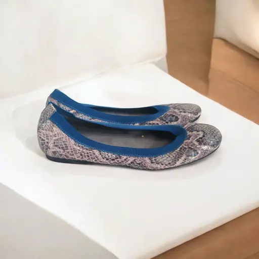 [SAN074] Flats Stuart Weitzman color print serpiente Talla 35.5