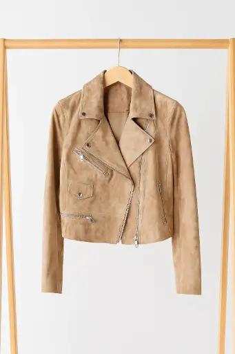 [CH023] Chumpa Color Beige Marca Blank NYC talla Medium 