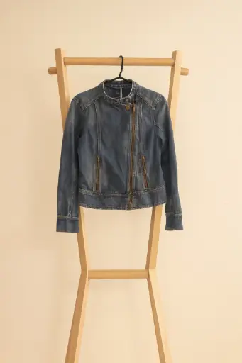 [ROP-152] Chumpa de lona Color Azul Marca Gap talla M 