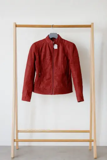 [ROP-156] Chumpa Color Rojo Marca Lock  & Love talla XXL 